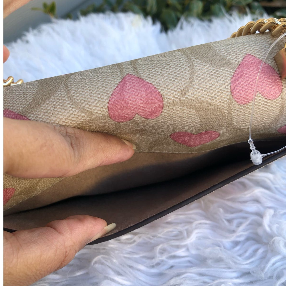 Last one COACH MINI KLARE CROSSBODY IN SIGNATURE CANVAS WITH HEART PRINT - Picture 5 of 12